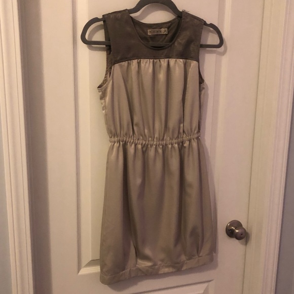 Two Tone Beige Dress - Picture 1 of 8
